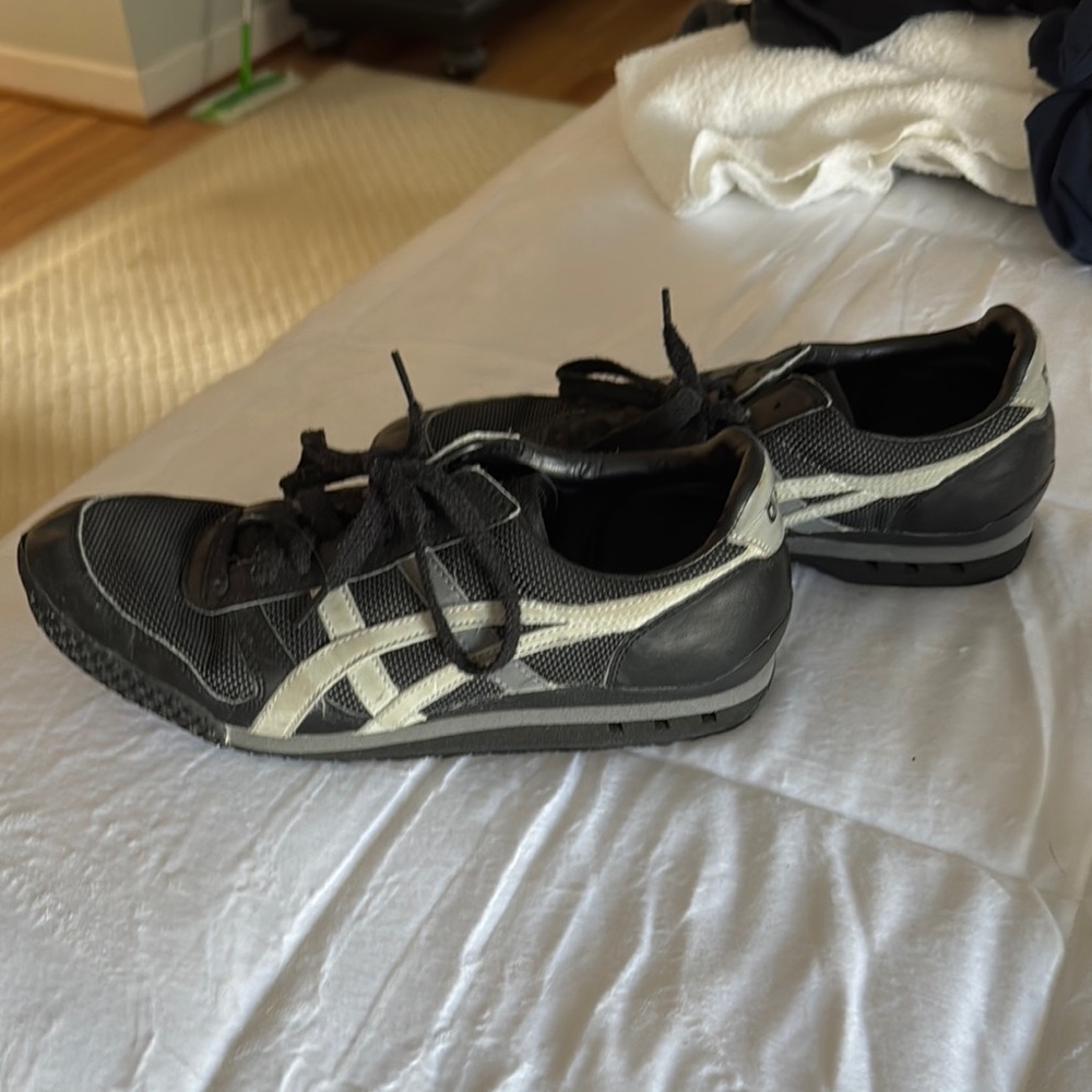 Onitsuka Tiger Black and Gray Sneakers